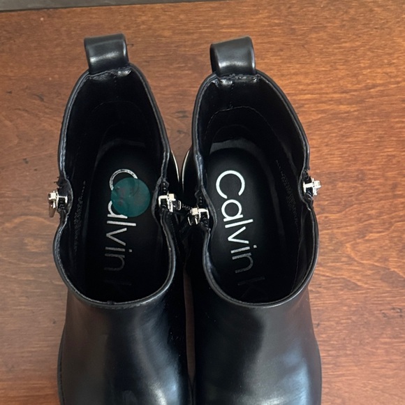 Calvin Klein Women's Black Leather Ankle Boots Size 7.5 M EUC - Picture 4 of 15